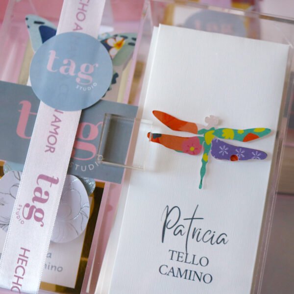 Caja Acrilico 10 Sobres & 12 Tags